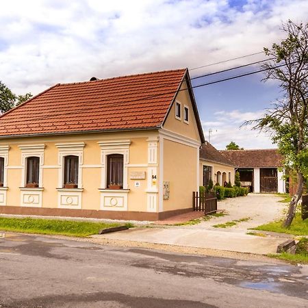 Kapolna Vendeghaz Daire Kerkaskapolna Dış mekan fotoğraf
